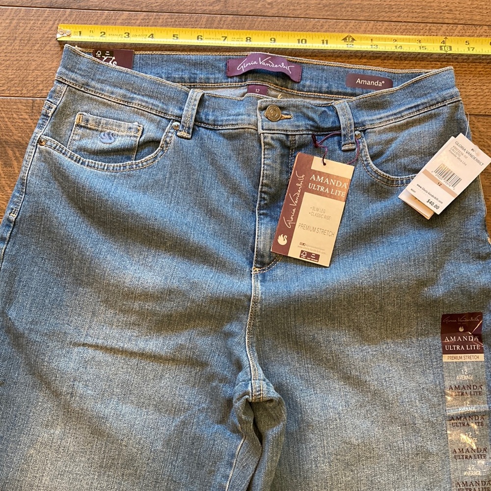 Gloria Vanderbilt Amanda Ultra Lite Size 12 Average